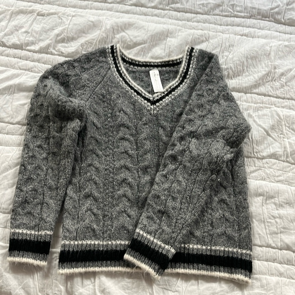 Girls V-neck Sweater